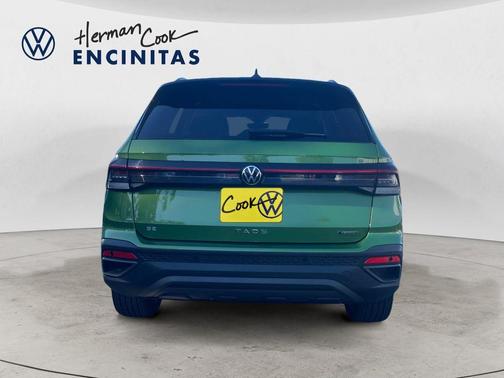 2025 Volkswagen Taos 1.5T SE Black