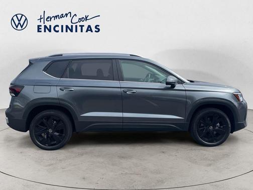 Platinum Gray Metallic 2025 Volkswagen Taos 1.5T SE