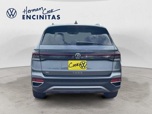 Platinum Gray Metallic 2025 Volkswagen Taos 1.5T SE