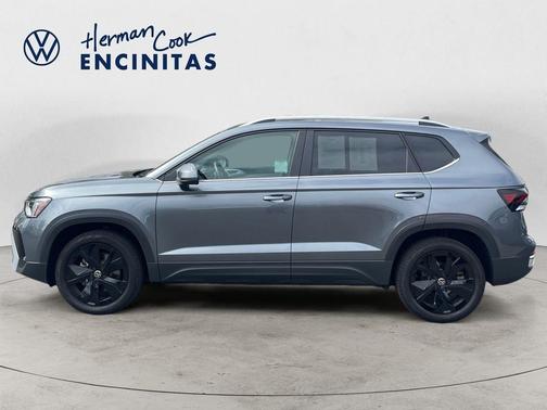Platinum Gray Metallic 2025 Volkswagen Taos 1.5T SE