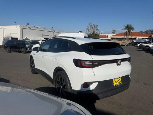 Pure White 2023 Volkswagen ID.4 Pro
