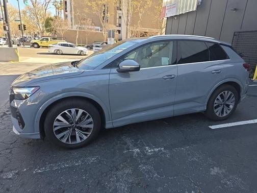 2023 Audi Q4 e-tron 40 Premium Plus