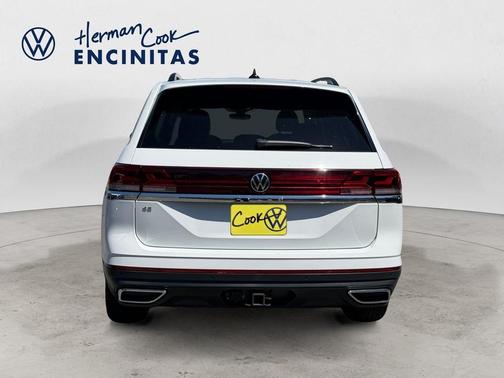 Pure White 2025 Volkswagen Atlas 2.0T SE w/Technology