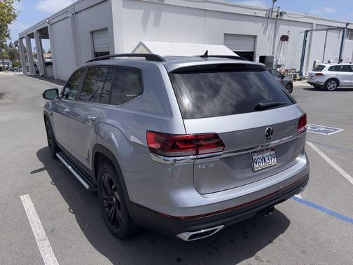 Pyrite Silver Metallic 2023 Volkswagen Atlas 3.6L SE w/Technology