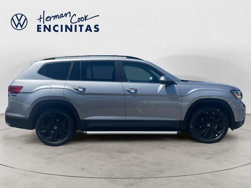 Pyrite Silver Metallic 2023 Volkswagen Atlas 3.6L SE w/Technology