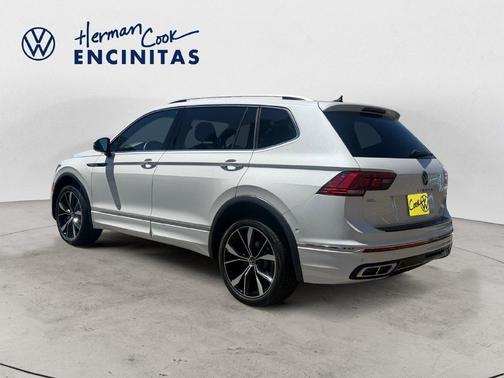 Opal White Pearl Effect 2023 Volkswagen Tiguan 2.0T SEL R-Line