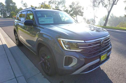 2025 Volkswagen Atlas 2.0T Peak Edition