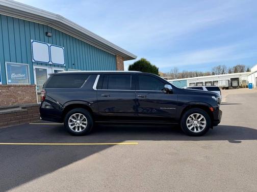 Dark Ash Metallic 2023 Chevrolet Suburban Premier