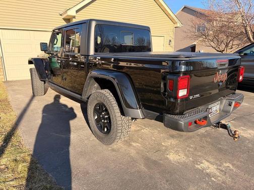 Black Clearcoat 2023 Jeep Gladiator Mojave 4x4