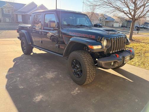 Black Clearcoat 2023 Jeep Gladiator Mojave 4x4