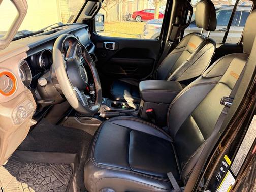 Black Clearcoat 2023 Jeep Gladiator Mojave 4x4