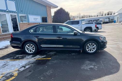 2017 Volkswagen Passat 1.8T S