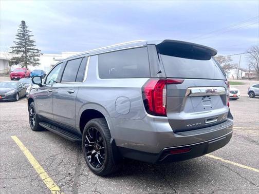 2022 GMC Yukon XL SLE