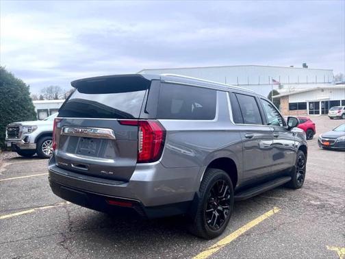 2022 GMC Yukon XL SLE