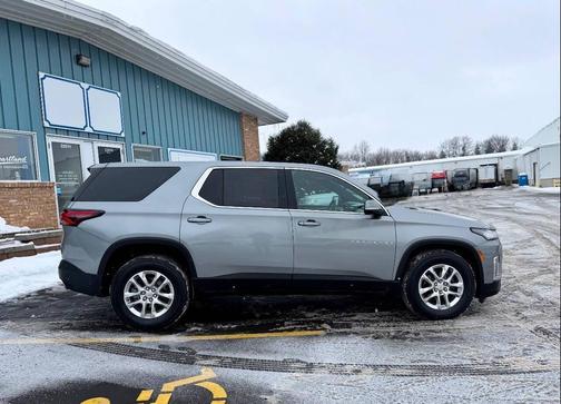 2023 Chevrolet Traverse LS