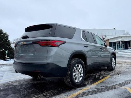 2023 Chevrolet Traverse LS