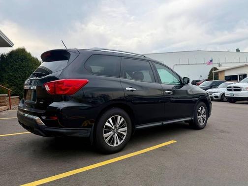 Magnetic Black 2018 Nissan Pathfinder S
