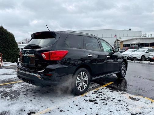 2018 Nissan Pathfinder S