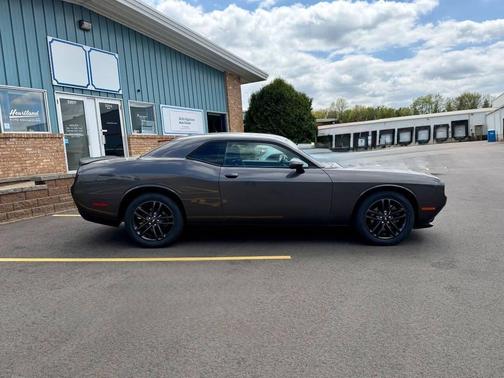 Granite Pearlcoat 2019 Dodge Challenger SXT
