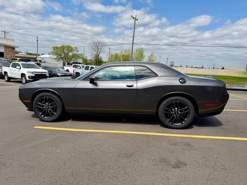Granite Pearlcoat 2019 Dodge Challenger SXT