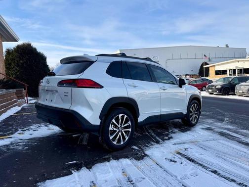 2023 Toyota Corolla Cross XLE