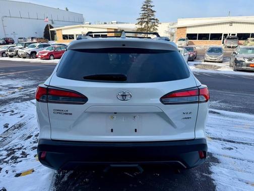 2023 Toyota Corolla Cross XLE