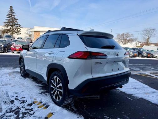 2023 Toyota Corolla Cross XLE