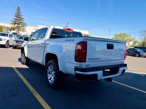 Summit White 2022 Chevrolet Colorado LT
