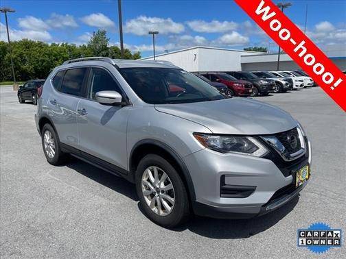 Photo 1 of 17 of 2020 Nissan Rogue SV