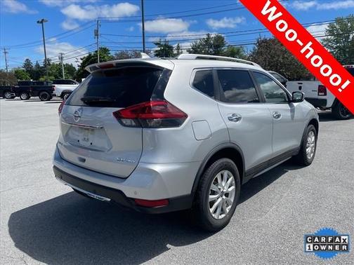 Photo 3 of 17 of 2020 Nissan Rogue SV