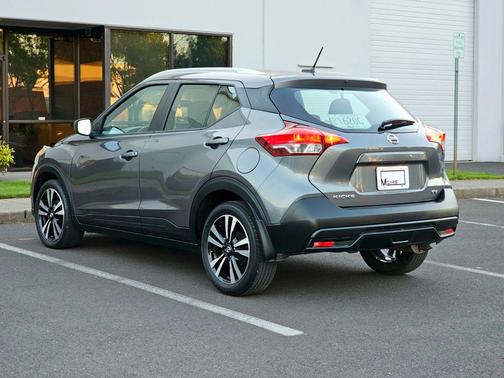 Grey 2019 Nissan Kicks SV