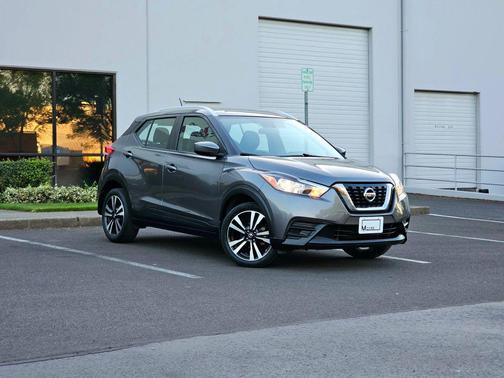 Grey 2019 Nissan Kicks SV