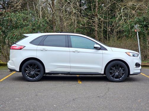 2020 Ford Edge ST
