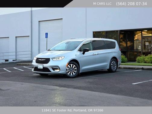 Selver 2024 Chrysler Pacifica Hybrid Select