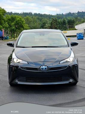 2022 Toyota Prius LE