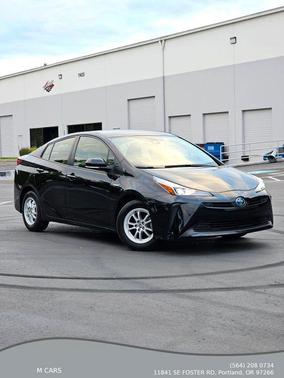 2022 Toyota Prius LE