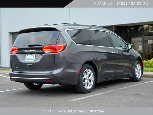 Grey 2018 Chrysler Pacifica Touring Plus