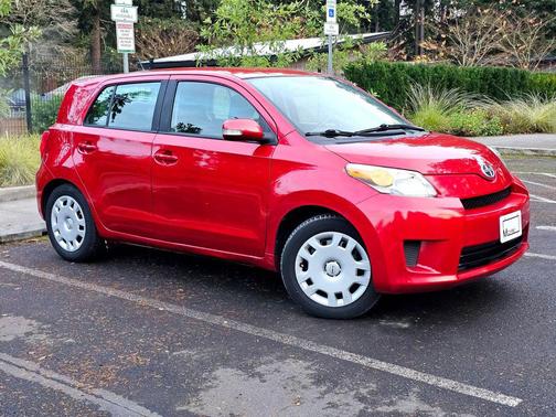 2011 Scion xD Hatchback 4D