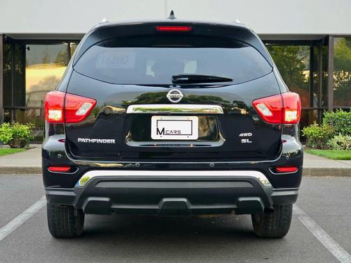Magnetic Black Pearl 2020 Nissan Pathfinder SL 4WD