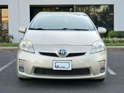 Gold 2011 Toyota Prius II