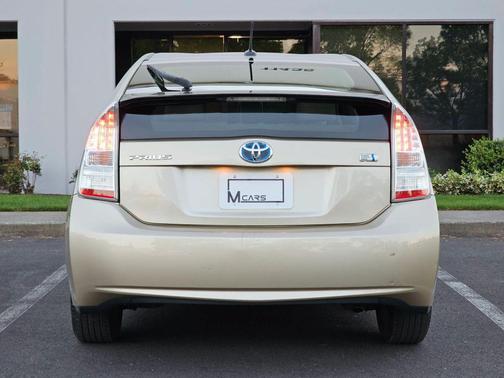 Gold 2011 Toyota Prius II