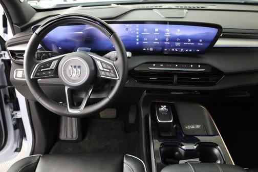 Iridescent White Tricoat 2026 Buick Enclave Avenir FWD