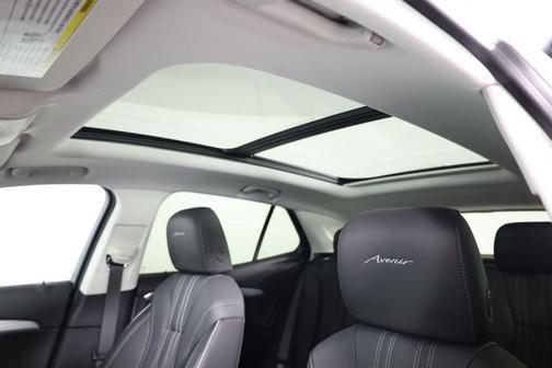 Iridescent White Tricoat 2026 Buick Envision Avenir AWD