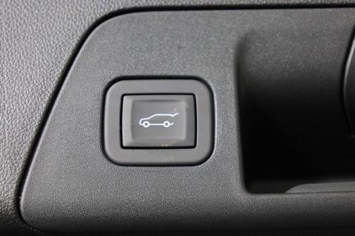 Iridescent White Tricoat 2026 Buick Envision Avenir AWD