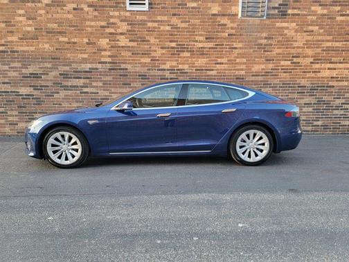 2016 Tesla Model S 90D