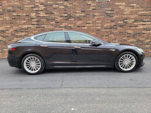 2015 Tesla Model S 85