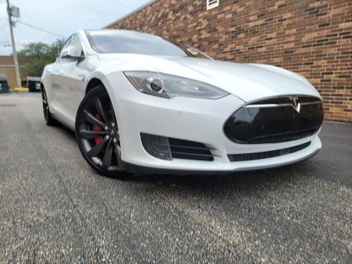 2015 Tesla Model S 85D