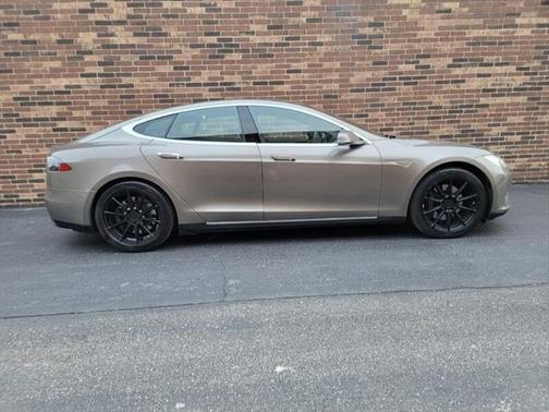 2015 Tesla Model S 70D