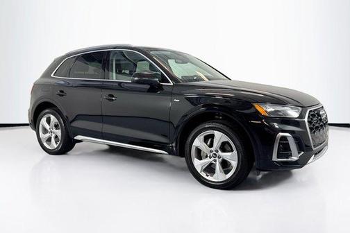 Mythos Black Metallic 2022 Audi Q5 45 S line Premium Plus