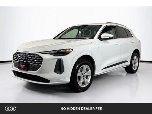 Glacier White Metallic 2026 Audi Q5